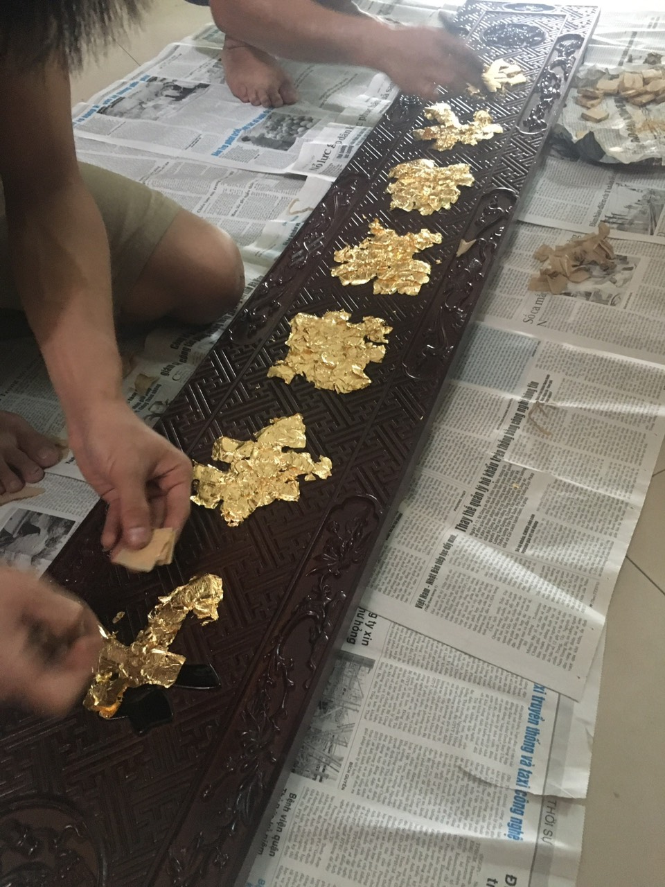 Câu Đối Thếp Vàng