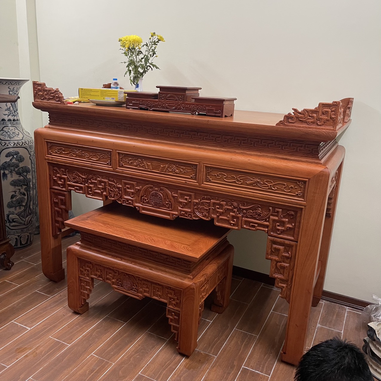 Bí quyết chọn mua bàn thờ án gian chất lượng và chuẩn phong thủy