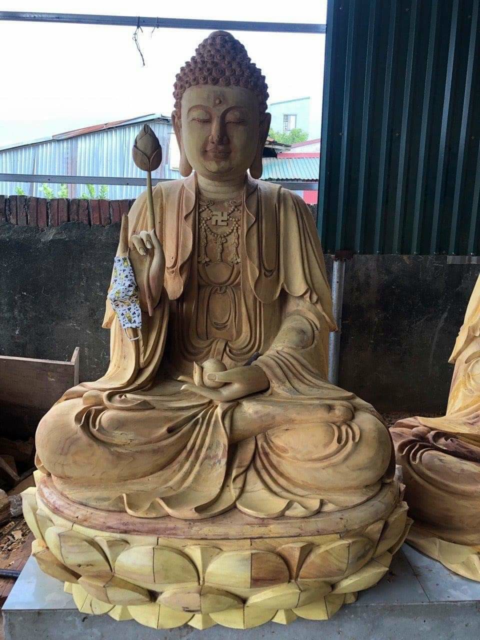 Đức Thế Tôn mộc Gỗ mít